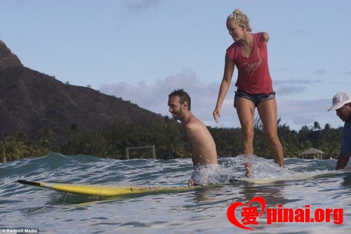 尼克胡哲学冲浪