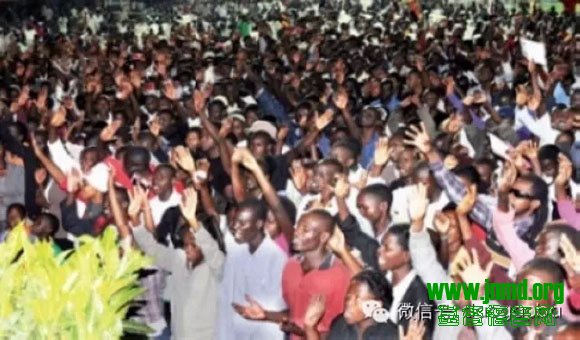 乌干达总统带领全国向上帝悔改