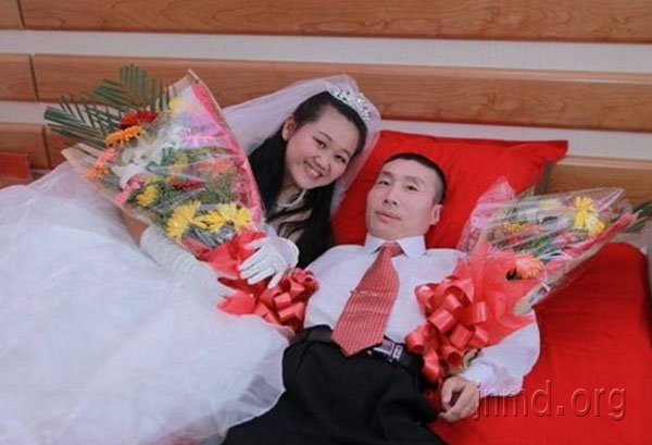 无敌的爱——颜淑英爱上瘫痪28年的李康宇