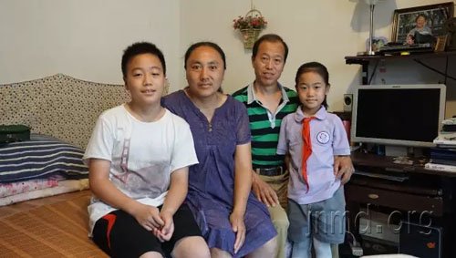 17年，与患癫痫病的妻子同行