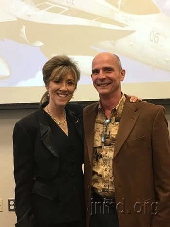 上帝是机长，她只是副驾驶---女机长绍茨