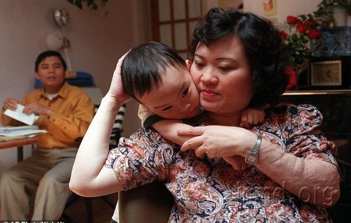 金福和家人在一起