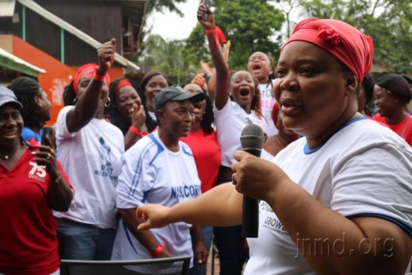 莱伊曼在国庆纪念活动中