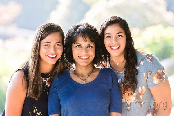 范尼塔和两个女儿