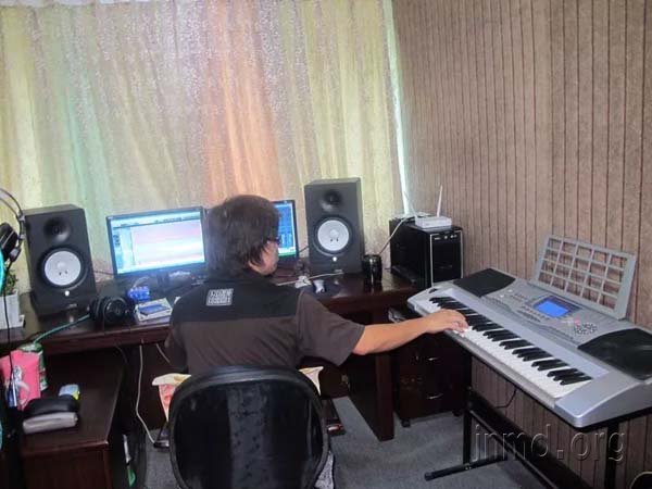 满眼泪水，当我在摇滚和宿醉中遇到你