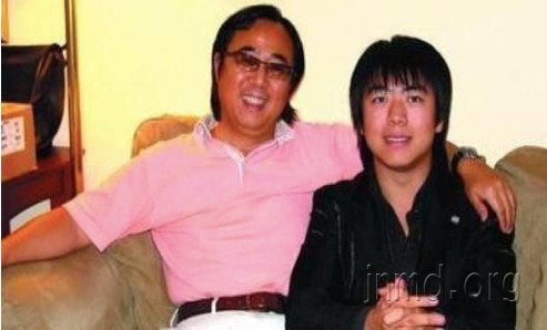 当年的郎朗和郎爸