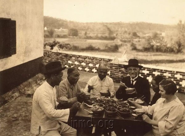 传教士到浪口人家里做客